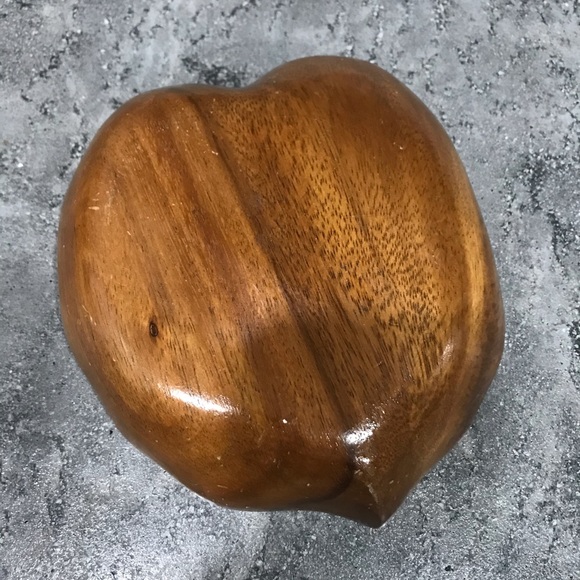 Walnut shaped wooden bowl. - Picture 3 of 6